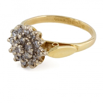 18ct gold Diamond Cluster Ring size M